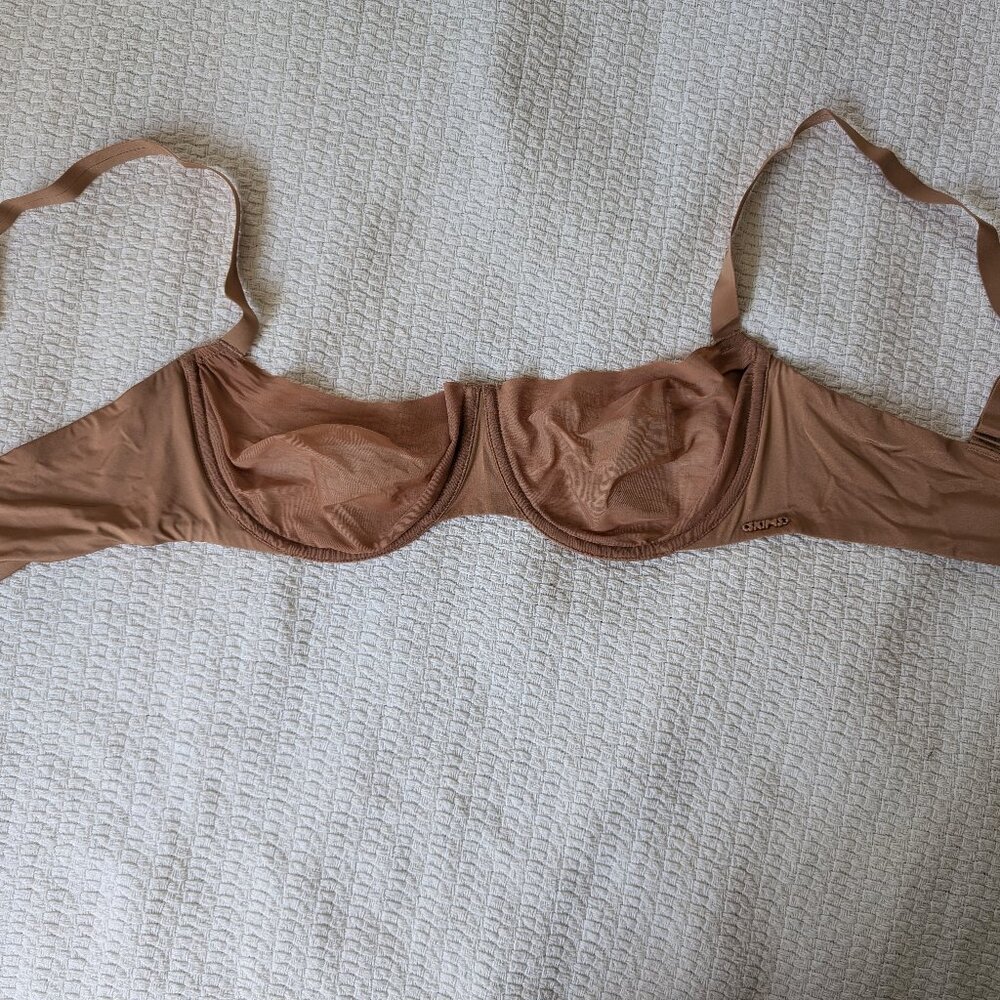 NWT NO SHOW UNLINED BALCONETTE BRA